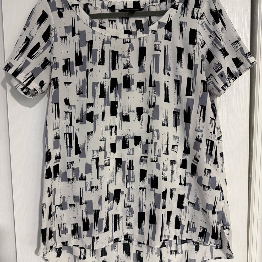 Banana Republic Boxy Black and White Short Sleeve Blouse